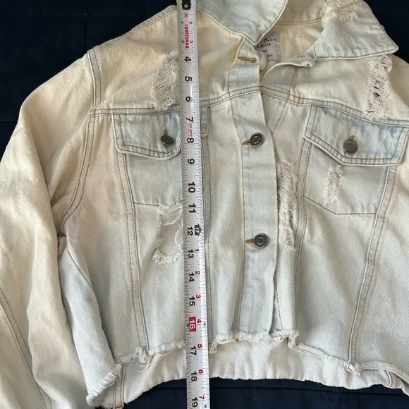 Women’s Love Tree Distressed Cropped Denim Button Up Jacket L - Picture 6 of 9